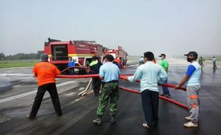 Kisah Petugas Damkar Bandara Adi Soemarmo Evakuasi MD-82 di Solo-Korban Tsunami