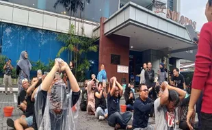 Seru Banget! Karyawan Solopos Menjaga Kekompakan Lewat Fun Games