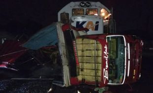 Truk Hendak Antar Pupuk ke Klaten Tabrak KA Kahuripan di Cilacap