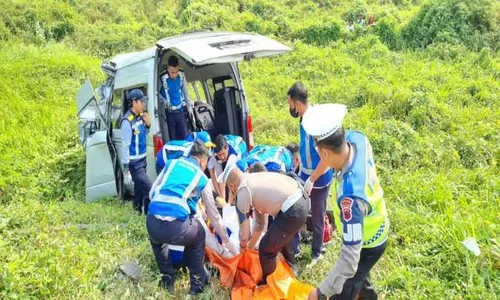 Ini Daftar Korban Meninggal Kecelakaan Minibus di Tol Batang