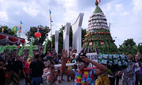 Serunya Grebeg Apam di Kampung Sewu Solo, 1.000 Apam Ludes dalam 5 Menit