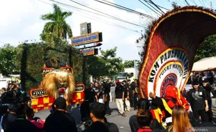 Perayaan 1 Abad PSHT, Ribuan Pesilat Ikuti Kirab Budaya Nusantara di Madiun