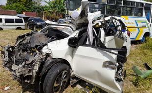 3 Orang Meninggal dan 4 Terluka dalam Laka di Tol Boyolali, Ini Identitasnya