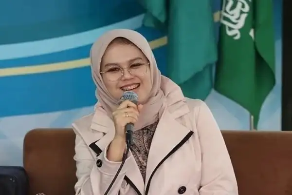 Onalar sizni yalashga majbur qiladi