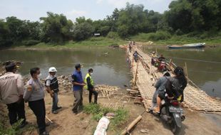 Dinilai Kurang Aman, Jembatan Sasak Bengawan Solo akan Diganti Jembatan Darurat