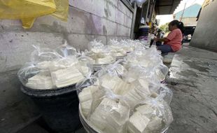 Harga Kedelai Naik Terus, Perajin Perkecil Ukuran Produk Tahu