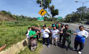 Tekan Kecelakaan, Pengendara yang Lewat JLS Salatiga Disuruh Baca Selawat