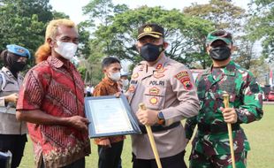 Bantu Korban Kecelakaan di JLS, 4 Warga Terima Reward dari Polres Salatiga