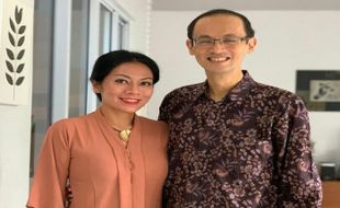 Perjalanan Cinta Reza Gunawan dan Dewi Lestari sebelum Maut Memisahkan