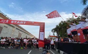 CommuteRun 2022 Dimulai, Para Pelari Semangat Susuri Jalur Stasiun Kereta Api