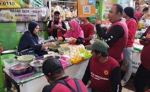 Go Nontunai di Pasar Tradisional Solo, Pedagang Sepuh Didorong Melek Digital