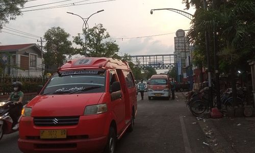 Nasib Sopir Angkot di Semarang, Minim Cuan saat Libur Nataru