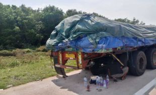 Kecelakaan Maut di Tol Semarang-Batang, Sopir Truk Trailer: Tahu-tahu Duor!