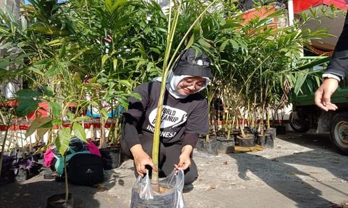 Peduli Kebersihan, DLH Boyolali Gelar Aksi Tukar Sampah dengan Tanaman