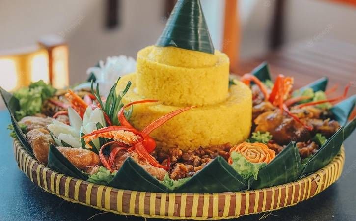 Tumpeng Tak Boleh Dimakan Sendirian