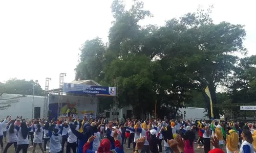 Cara Unik UT Surakarta Dekatkan Diri dengan Masyarakat lewat Senam Zumba