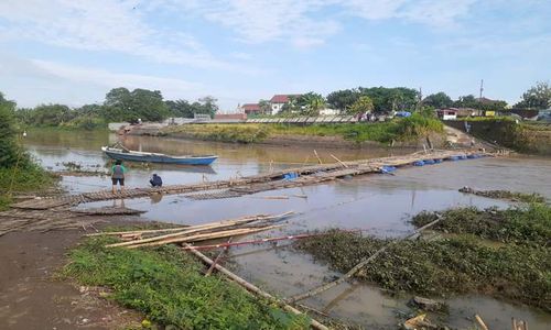 Jembatan Sasak Sukoharjo Rusak Diterjang Hujan, Perbaikan Tunggu Air Surut