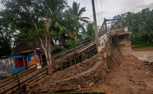 Banjir Bandang Landa Wilayah Lebak Banten, Begini Dampaknya