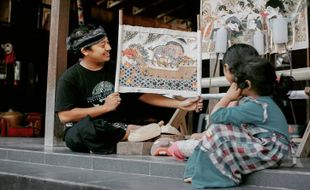 Mengenal Faris Wibisono, Sang Penjaga Wayang Beber Asal Pracimantoro Wonogiri