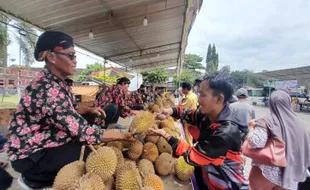 Pengunjung Serbu Festival Durian Lokal di Selogiri Wonogiri, Rasa Dijamin Enak