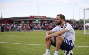 Sambil Berurai Air Mata, Mantan Bintang Real Madrid Ini Umumkan Gantung Sepatu