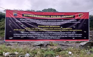 Polda Jateng Pasang 4 Spanduk Larangan Menambang Tanpa Izin di Kemalang Klaten