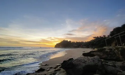 Pantai Nampu Wonogiri, Potongan Surga di Selatan Jawa