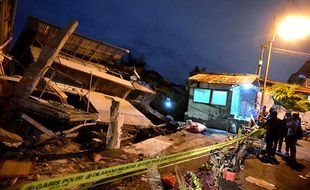 Tergerus Aliran Sungai, 5 Rumah Warga di Denpasar Bali Roboh