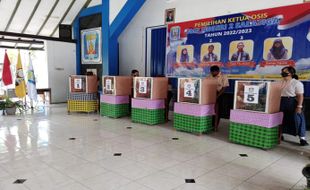 Kurangi Sampah Kertas, Pemilihan Ketua OSIS SMPN 2 Salatiga secara Online