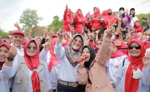 Bupati Klaten Ikuti Senam Bersama di Lapangan Merdeka Delanggu