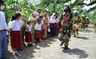 Hadapi Ancaman Kebakaran, 104 Siswa Disabilitas Ikuti Simulasi di Ceper Klaten