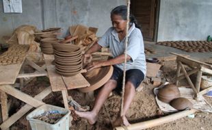 Payung Juwiring & Putaran Miring Gerabah Melikan Jadi Warisan Budaya Nasional