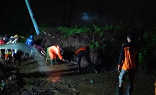 Banjir & Longsor Terjang Jember, Puluhan Rumah Terdampak hingga Jembatan Putus