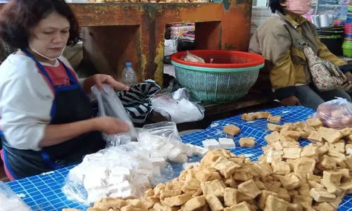 Perajin Tahu Tempe Tak Perlu Khawatir, Perum Bulog Siap Amankan Pasokan Kedelai