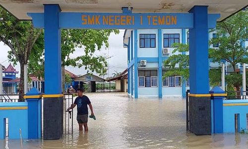 Awal Musim Hujan, Belasan Sekolah di Kulonprogo Diterjang Banjir