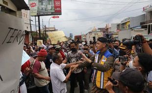 Resmikan Flyover Ganefo Mranggen, Gubernur Ganjar Disambut Demo Warga