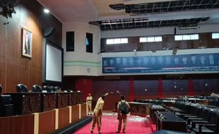 Atap Rusak, Ketua DPRD Sragen Minta Plafon Gedung Dewan Diganti PVC