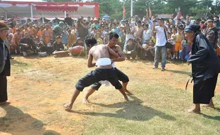 Gulat Pathol, Permainan Tradisional Khas Rembang yang Masih Lestari