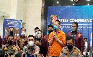 Indra Kenz Dituntut 15 Tahun Penjara & Denda Rp10 Miliar