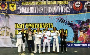 Ikuti Kejuaraan Karate Nasional, Tim ITNY Raih 3 Medali Emas dan 2 Perak