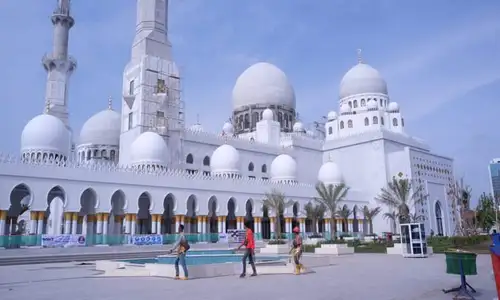 Gibran Sebut Biaya Perawatan Masjid Sheikh Zayed Besar, APBD Solo Enggak Kuat