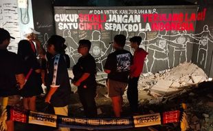 Solidaritas atas Tragedi Kanjuruhan Malang, Seniman Mural Solo Beraksi