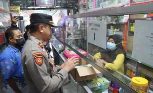 Masih Jual Obat Sirop yang Dilarang BPOM, Apotek di Madiun Dirazia Polisi