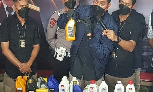 Pembuat Oli Palsu di Semarang, Sebulan Bisa Raup Hampir Rp1 Miliar