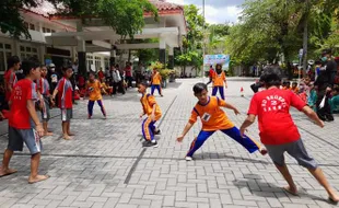 Gayeng Tenan! Ratusan Anak Ikuti Lomba Gobak Sodor, Egrang & Bakiak di Boyolali