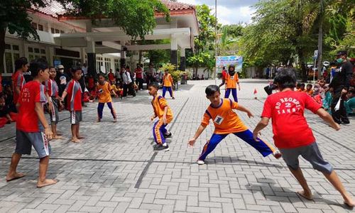 Gayeng Tenan! Ratusan Anak Ikuti Lomba Gobak Sodor, Egrang & Bakiak di Boyolali