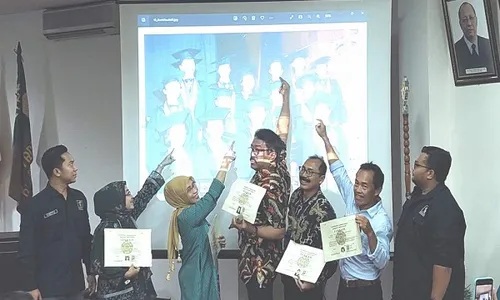 Alumni Fakultas Kehutanan UGM Bantah Ijazah Jokowi Palsu