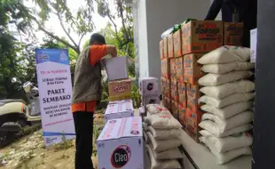 Semen Gresik Salurkan Bantuan kepada 1.646 KK Korban Banjir di Rembang