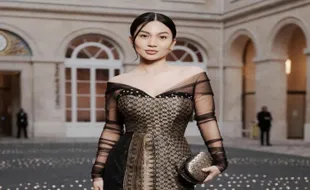 Ariel Tatum Tampil di Paris Fashion Week Tuai Pujian Warganet