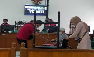 Kasus Pemerasan Warga Solo, Polisi Wonogiri Jalani Sidang Pakai Kursi Roda